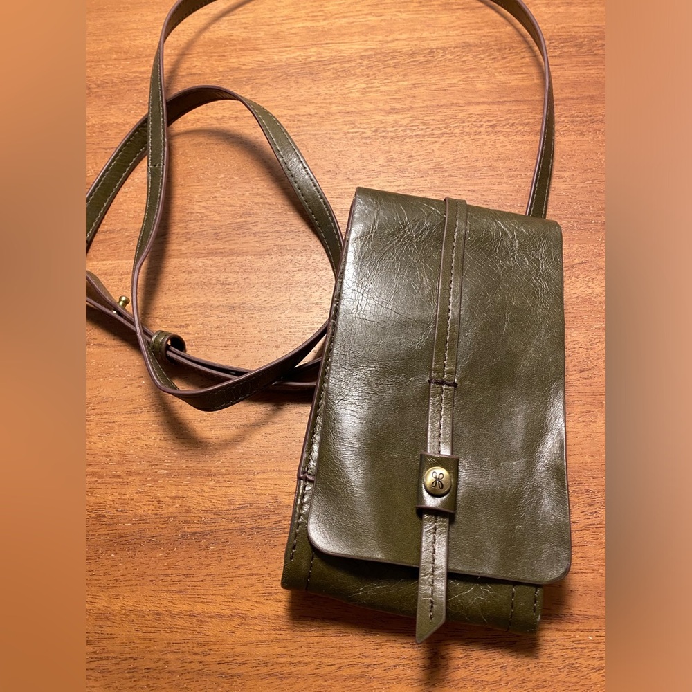 Hobo Mistletoe Token Smartphone bag